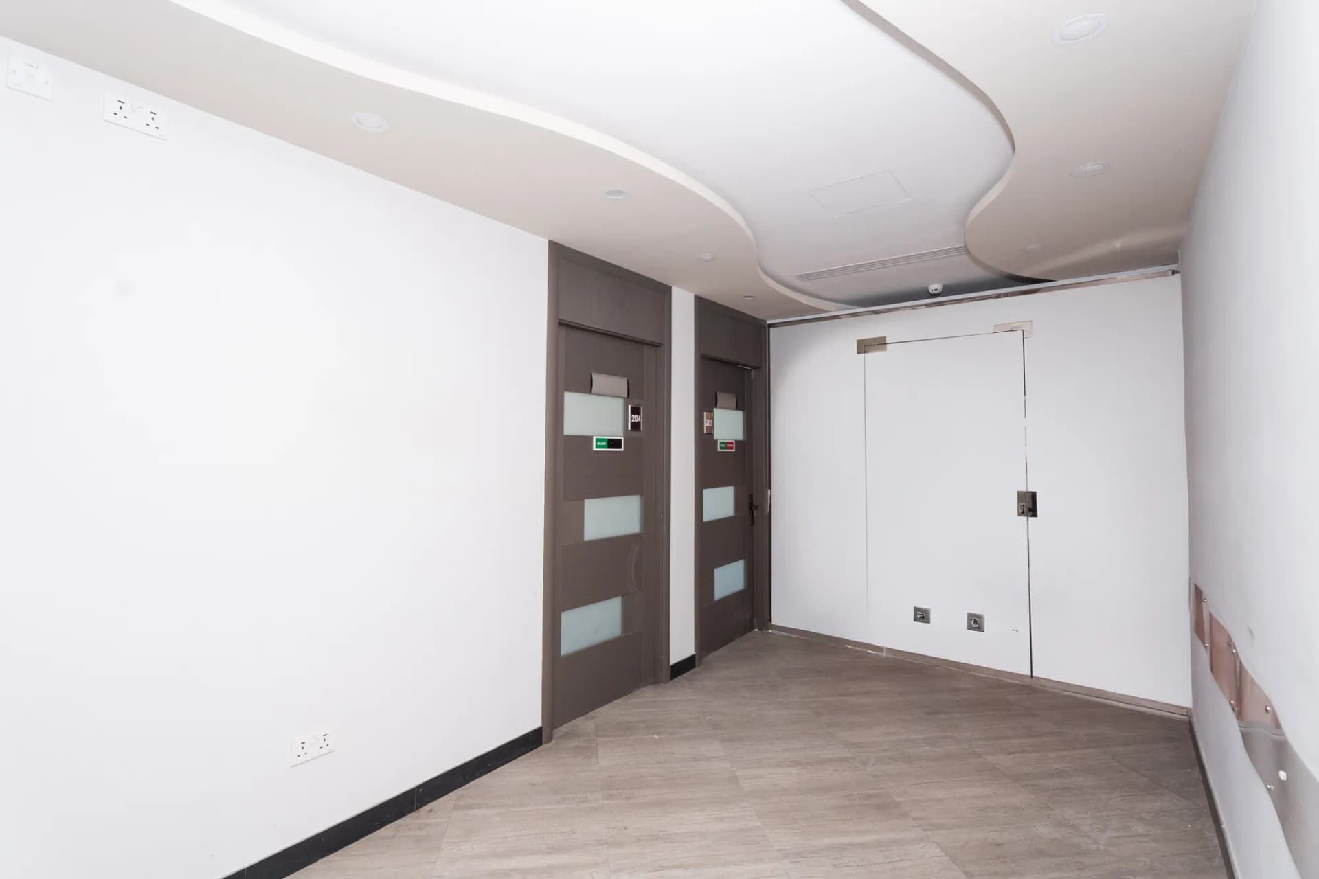 Office Space - Corniche Plaza