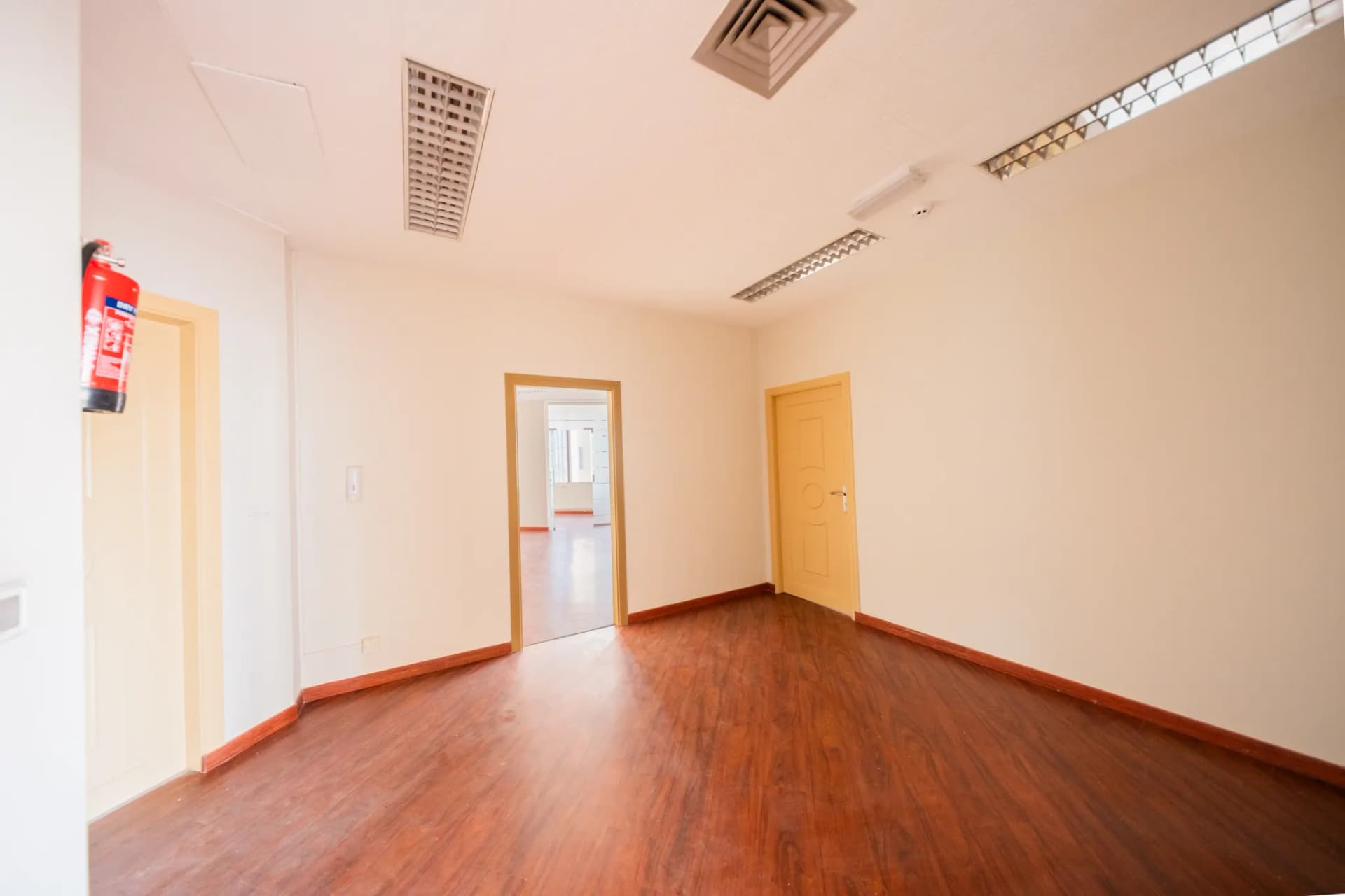 Office Space - Corniche Plaza