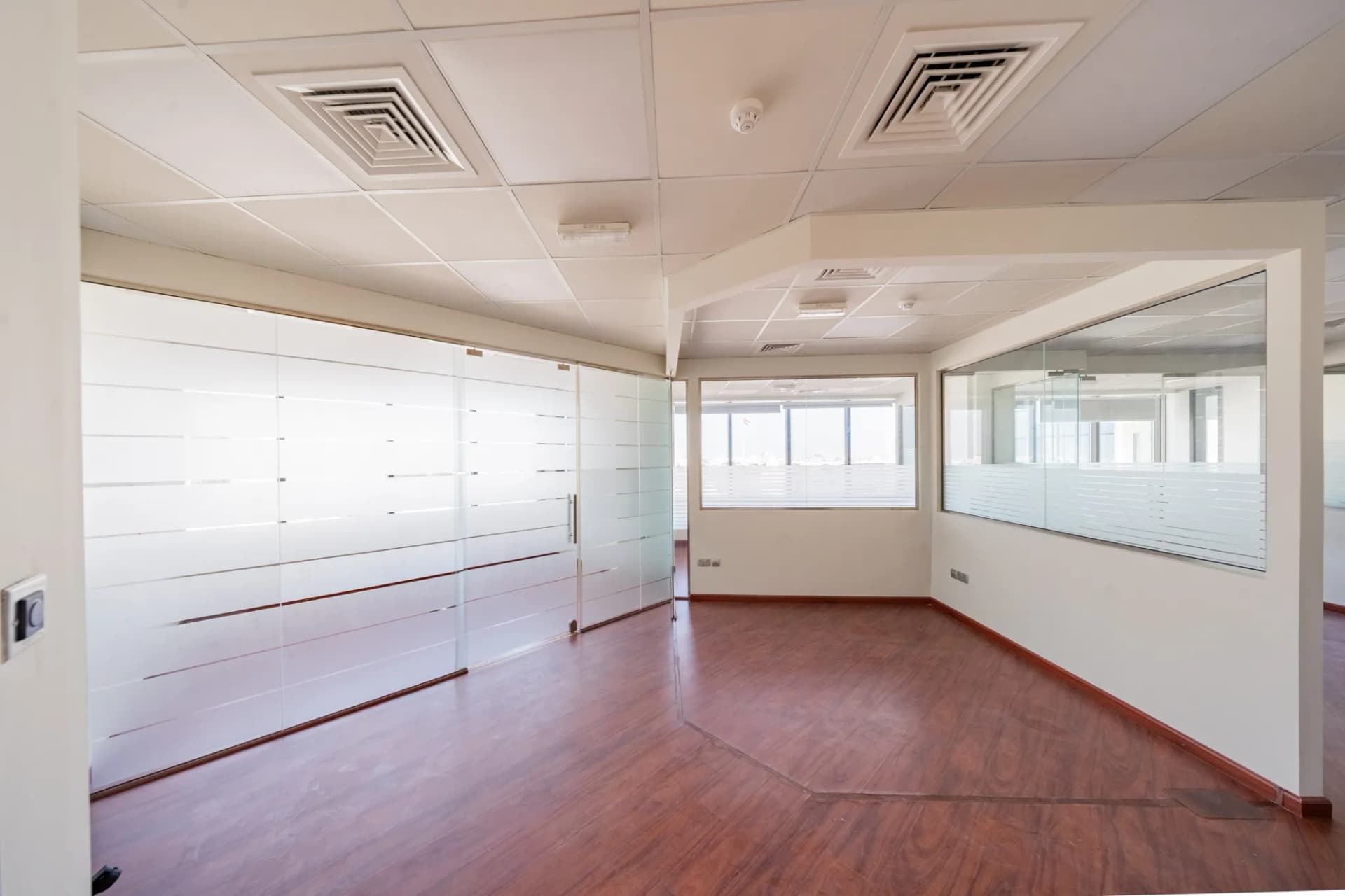 Office Space - Corniche Plaza