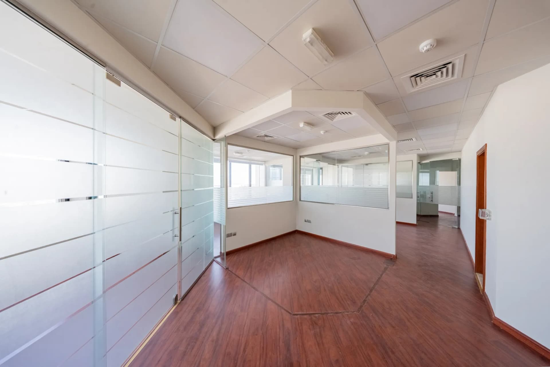 Office Space - Corniche Plaza