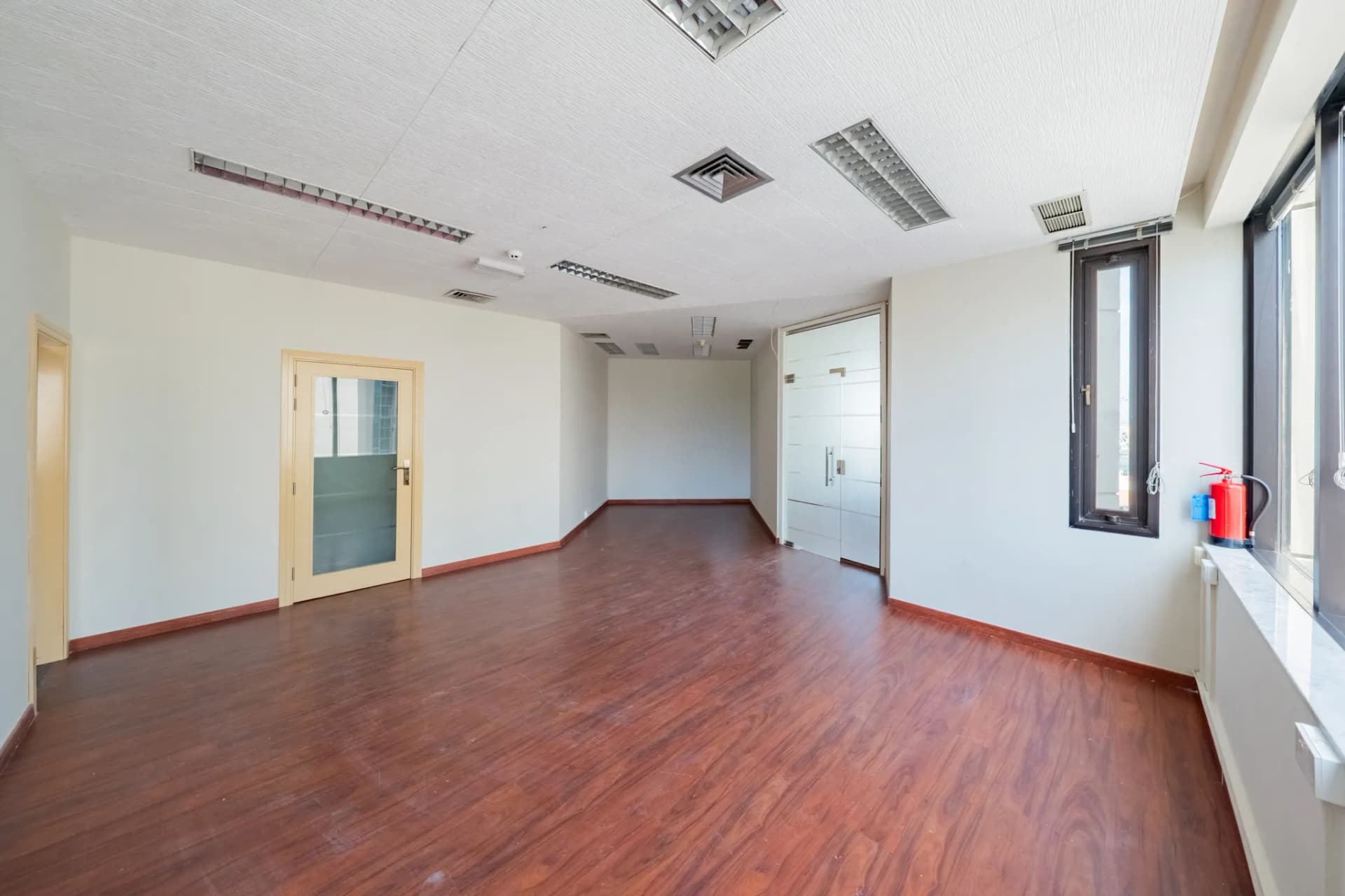 Office Space - Corniche Plaza