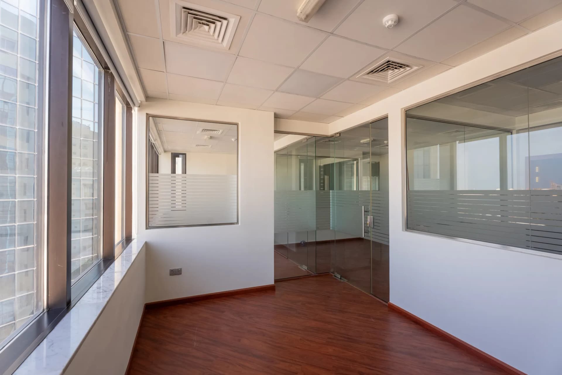 Office Space - Corniche Plaza