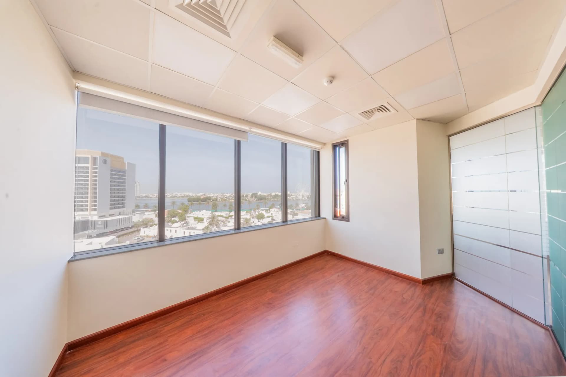 Office Space - Corniche Plaza
